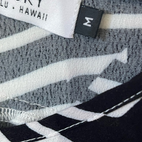 Ava Sky Top - Picture 2 of 2